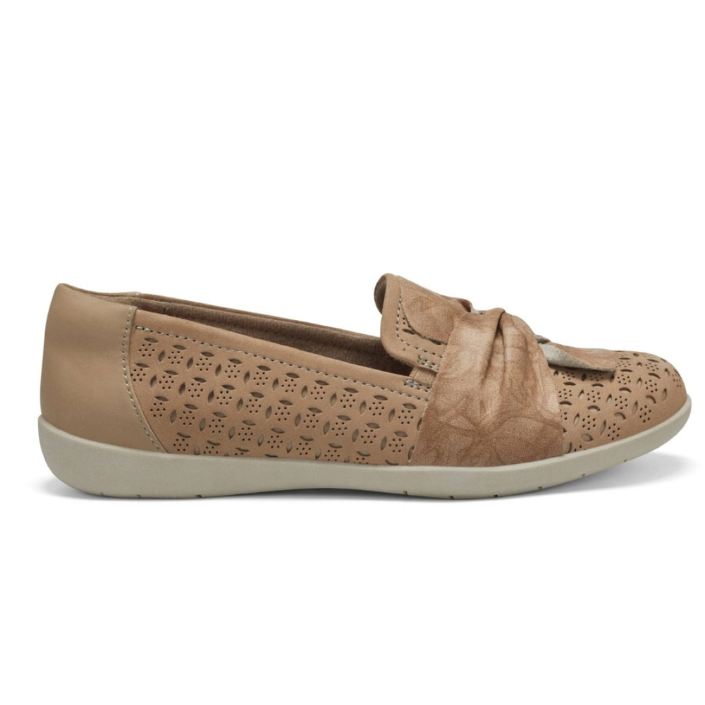 Earth Origins Finley casual flats size 6